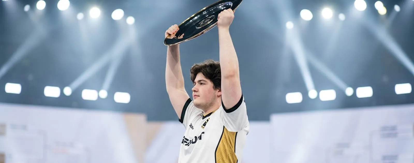 NAVI очолили клубний залік Esports World Cup 2026 після несподіваної перемоги у Fatal Fury